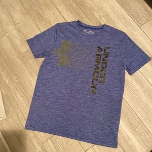 Boys Under armor headgear t shirt
